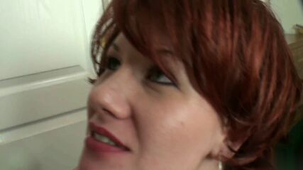 Smoking MILF Controls Anal Fun